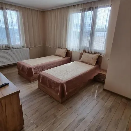 Guest house родопска с.чала 3*